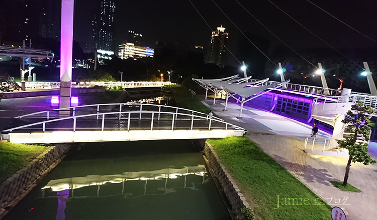 Kaohsiung-pier_09px.jpg