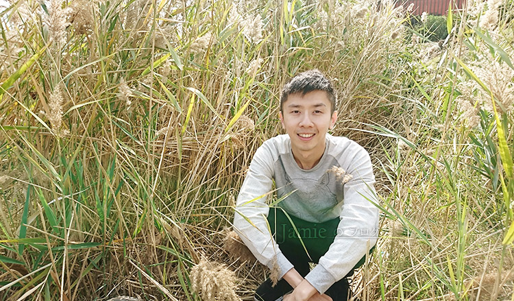 芒草中的JAMIE.jpg