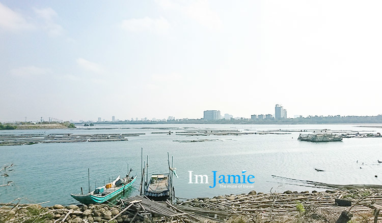 魚塭漁船 雜物竹子的海岸.jpg