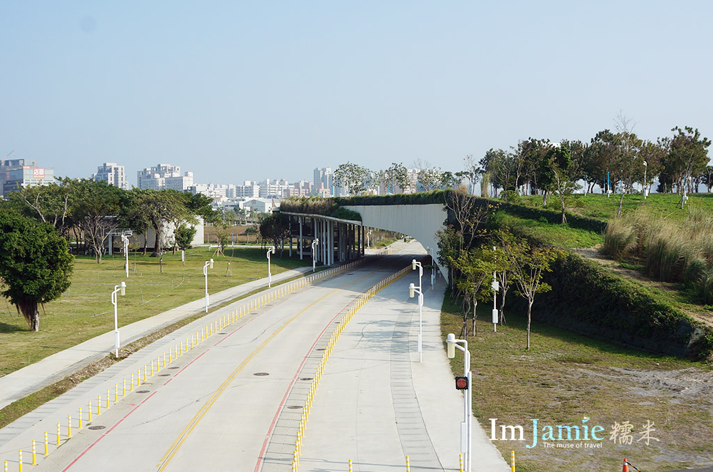 經貿五路上的綠色觀景.jpg