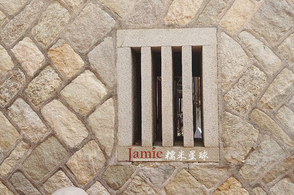 特殊石窗