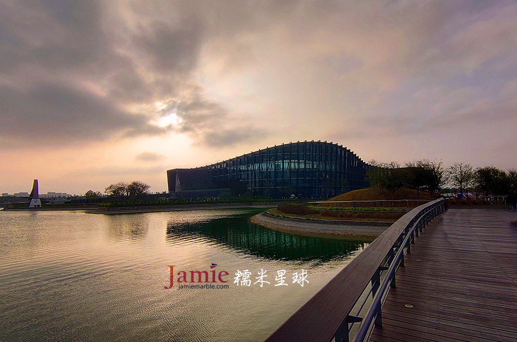 嘉義南院夕陽下的建築