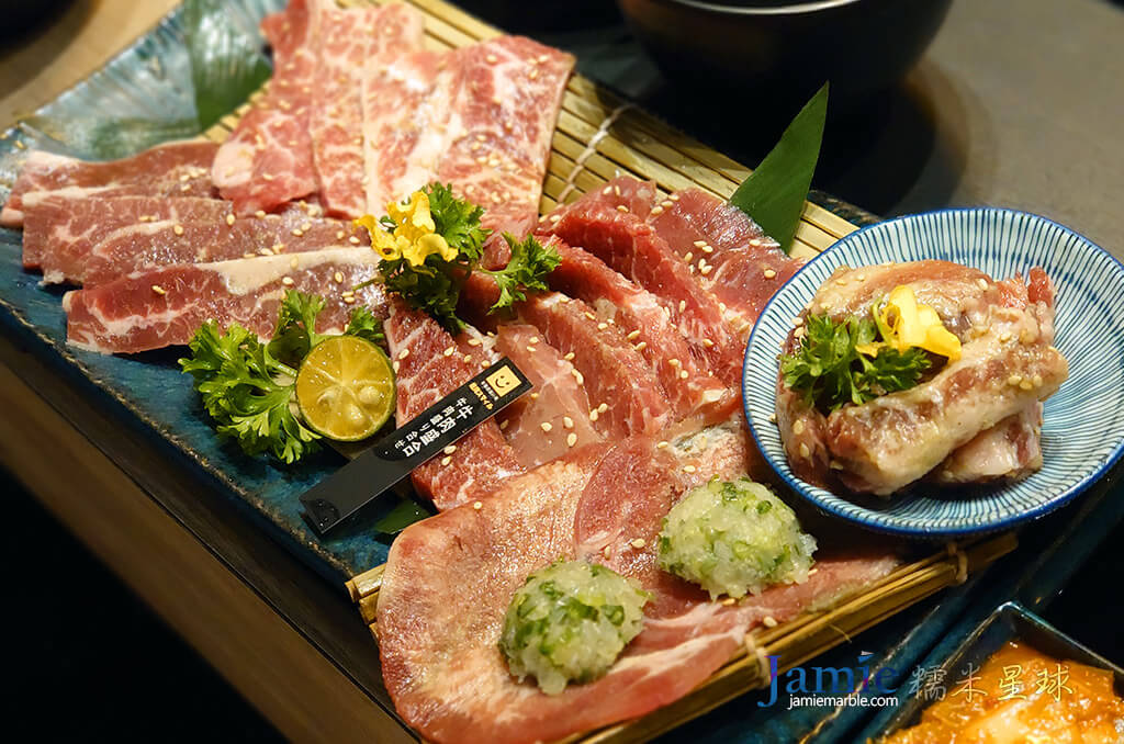 微笑燒肉牛肉盛和綜合牛肉盤,牛舌,牛小排,厚切板腱牛,牛橫膈膜