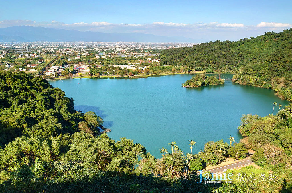 宜蘭梅花湖泊,三面環山天然湖泊