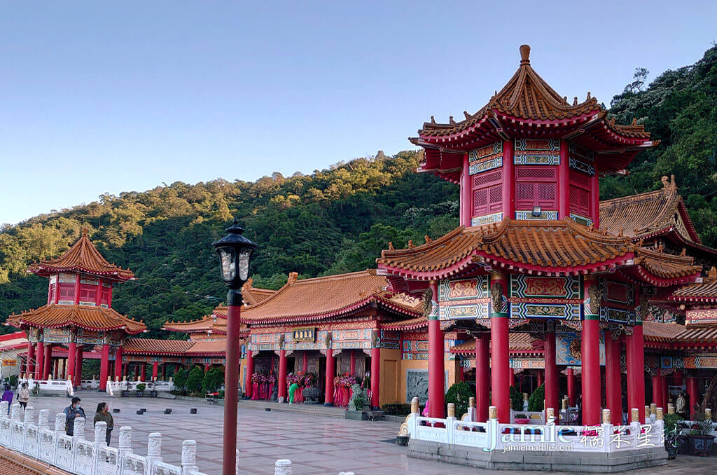 道教總廟三清宮側面建築視角