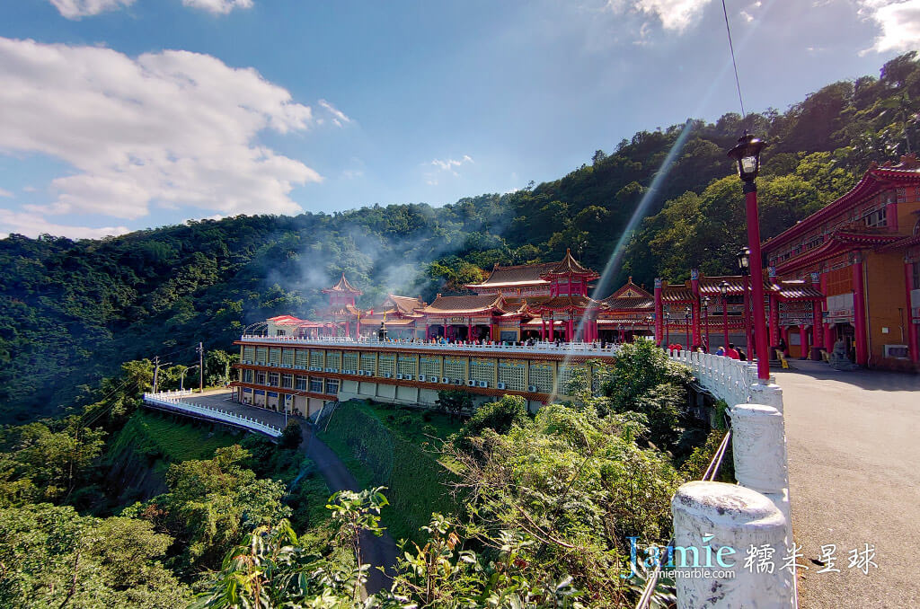 道教總廟三清宮全景,與入口道路